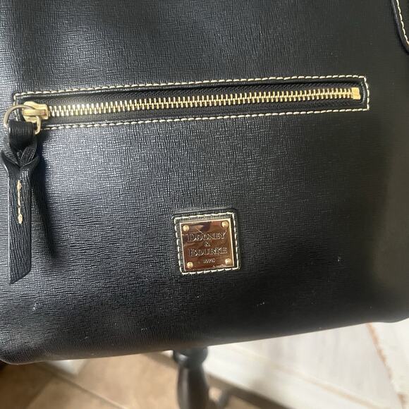 Dooney and Bourke Black Saffiano Leather Tote Handbag Red Interior Classic EUC - Picture 6 of 12